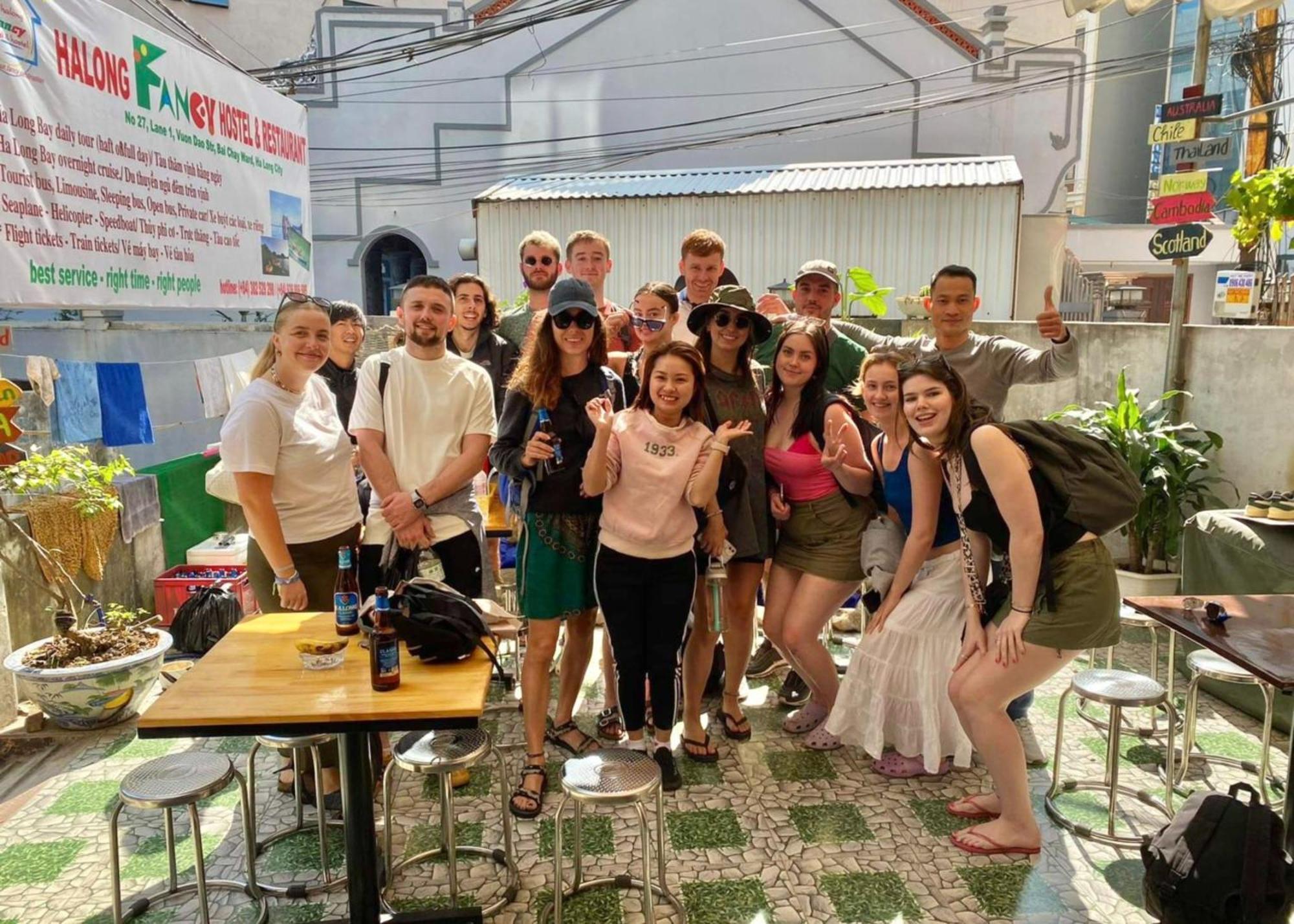 Ha Long Fancy Hostel With Vegetarian And Vegan Restaurant Eksteriør billede