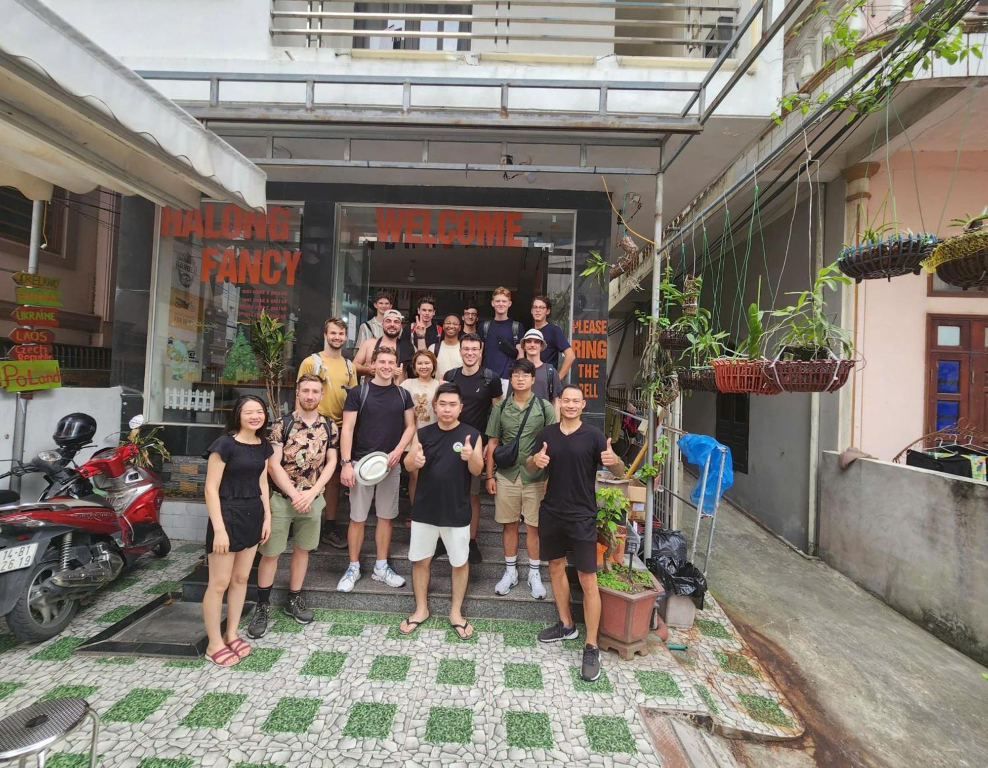 Ha Long Fancy Hostel With Vegetarian And Vegan Restaurant Eksteriør billede