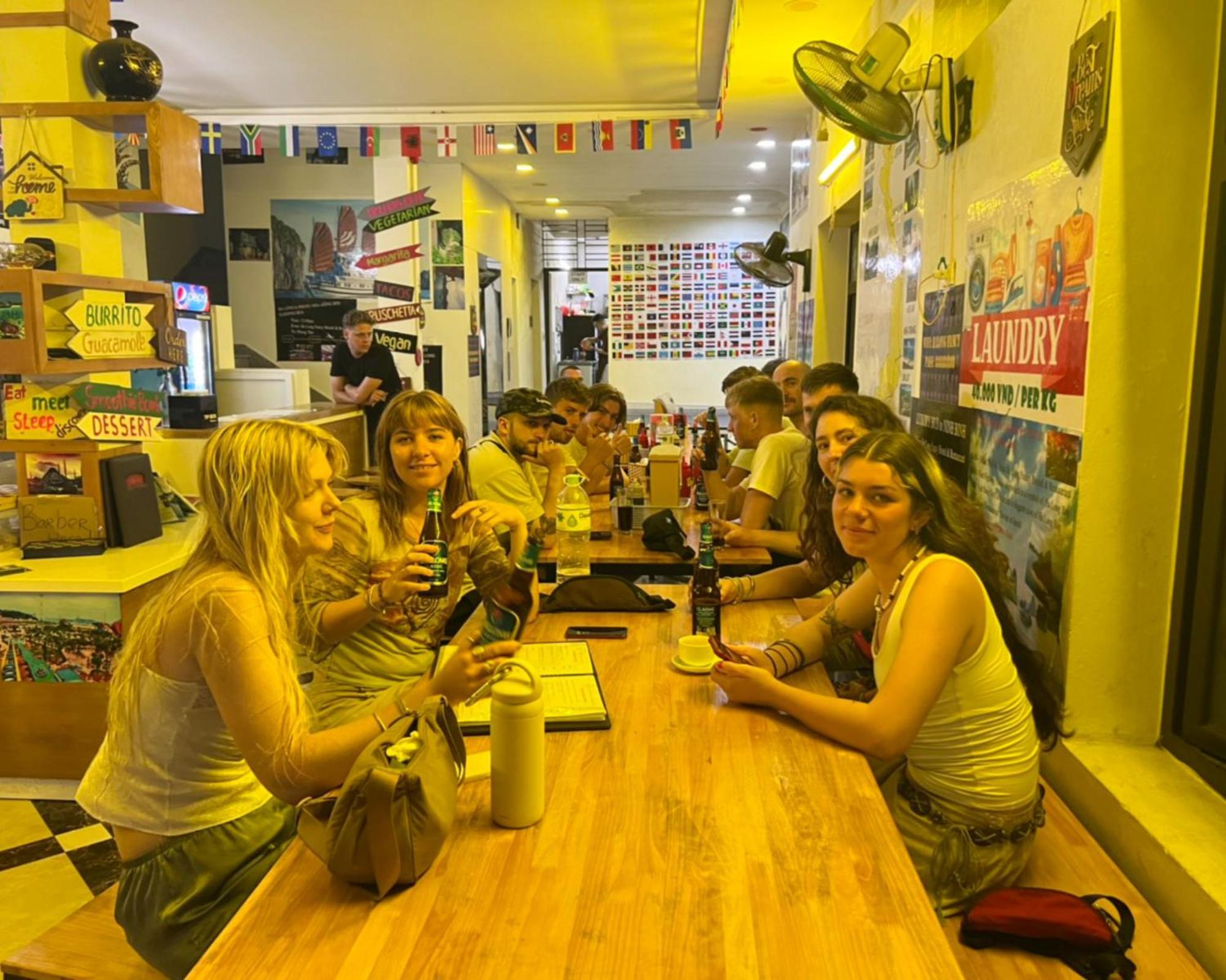 Ha Long Fancy Hostel With Vegetarian And Vegan Restaurant Eksteriør billede