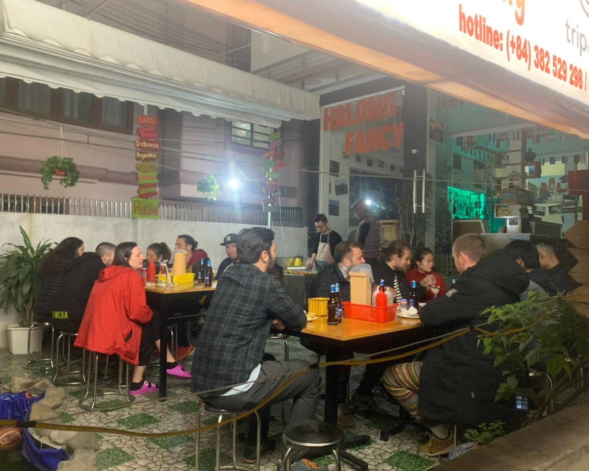 Ha Long Fancy Hostel With Vegetarian And Vegan Restaurant Eksteriør billede