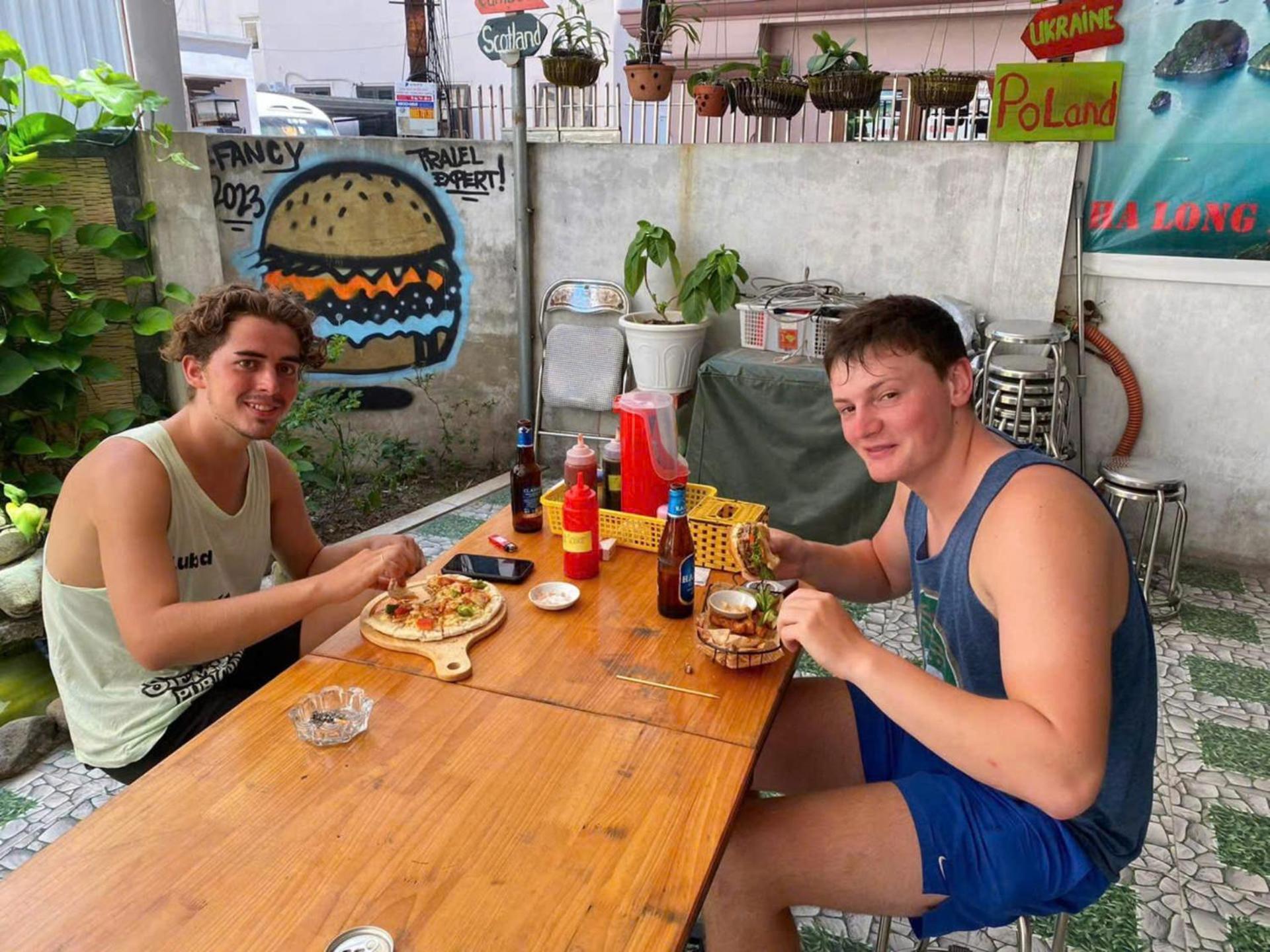 Ha Long Fancy Hostel With Vegetarian And Vegan Restaurant Eksteriør billede